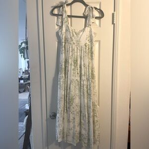 Green and White Floral Dress with Subtle Leaf Pattern